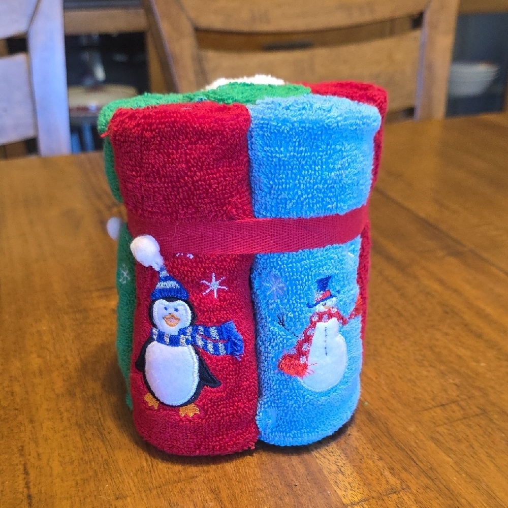 St. Nicholas Square Red and Blue Holiday Towels Set Of 6